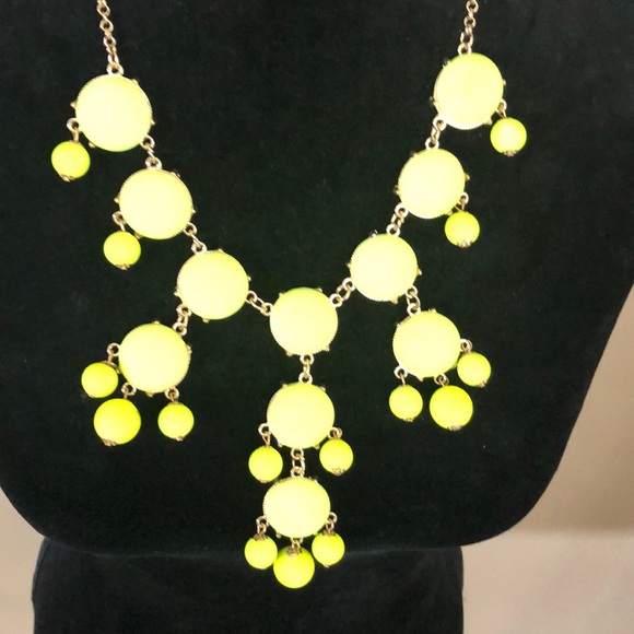 Neon yellow showstopper - Picture 2 of 3